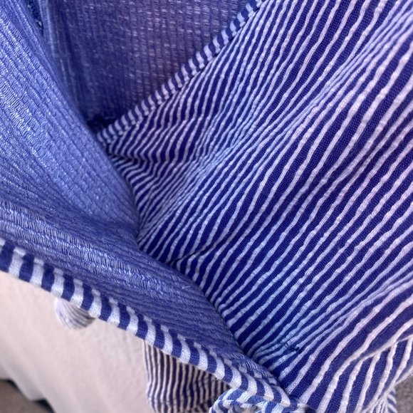 Caution to the wind Blue Vertical Stripe Faux Wrap Flutter Sleeve Top Sz S - Picture 3 of 7
